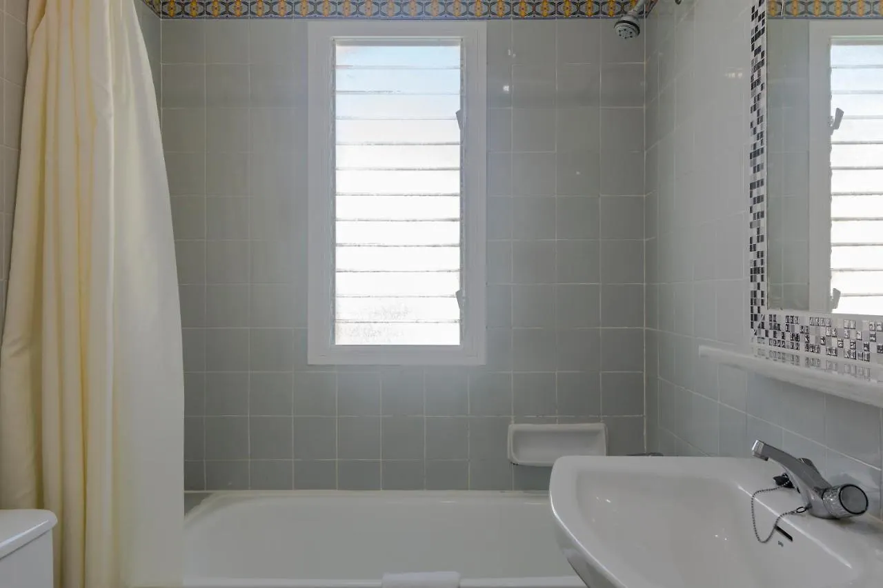 7C Linsay Apartment Estepona Spain